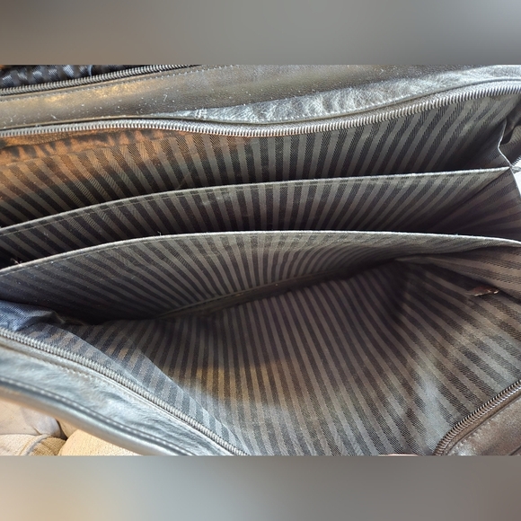 Tumi Black Leather Expandable Laptop Bag - Picture 6 of 13